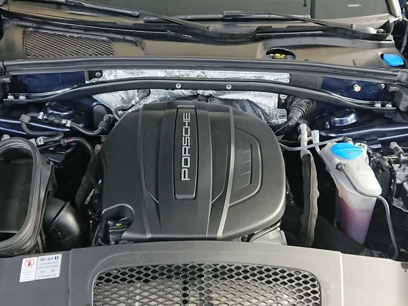 Detailing Motor Auto București | Curățare Profesională Motor – Fără Urme Detailing